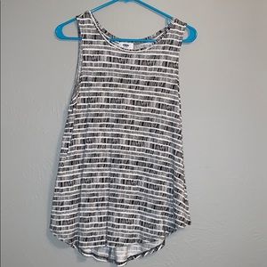 Women’s black and white tank!